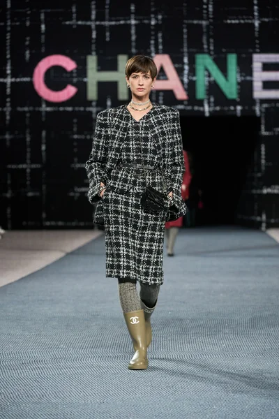 Look 37